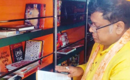 স্কুল পড়ুয়াদের বইমুখী করতে ভ্রাম্যমান লাইব্রেরি চালু সুকান্তর