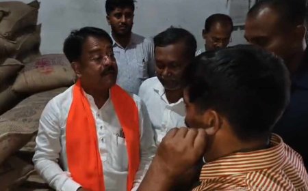 মন্ত্রীর সামনে ওঠবস করেও রেহাই নেই! দুর্নীতির অভিযোগে গ্রেপ্তার রেশন ডিলার