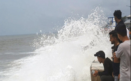 দুর্যোগপূর্ণ আবহাওয়া, সপ্তাহান্তে দিঘায় সমুদ্রস্নানে না প্রশাসনের, চলছে মাইকিং
