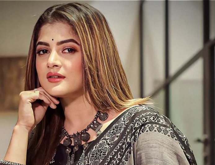 ধর্ষণের অভিযোগে গ্রেপ্তার শ্রাবন্তীর আপ্তসহায়ক, পেশাগত সম্পর্ক ছিন্ন করে কী জানালেন নায়িকা?