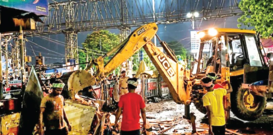 আসানসোলে উচ্ছেদে অভিযানে ফুঁসছেন হকাররা, পুরসভার ৩ অফিসারকে শোকজ