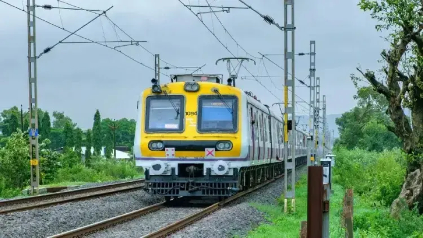 নিত্যযাত্রীরা সাবধান! লোকাল ট্রেনের এই কামরায় উঠলেই গুনতে হবে ফাইন, ফাঁকা হবে পকেট, কড়া নজরদারি চালাচ্ছে রেল